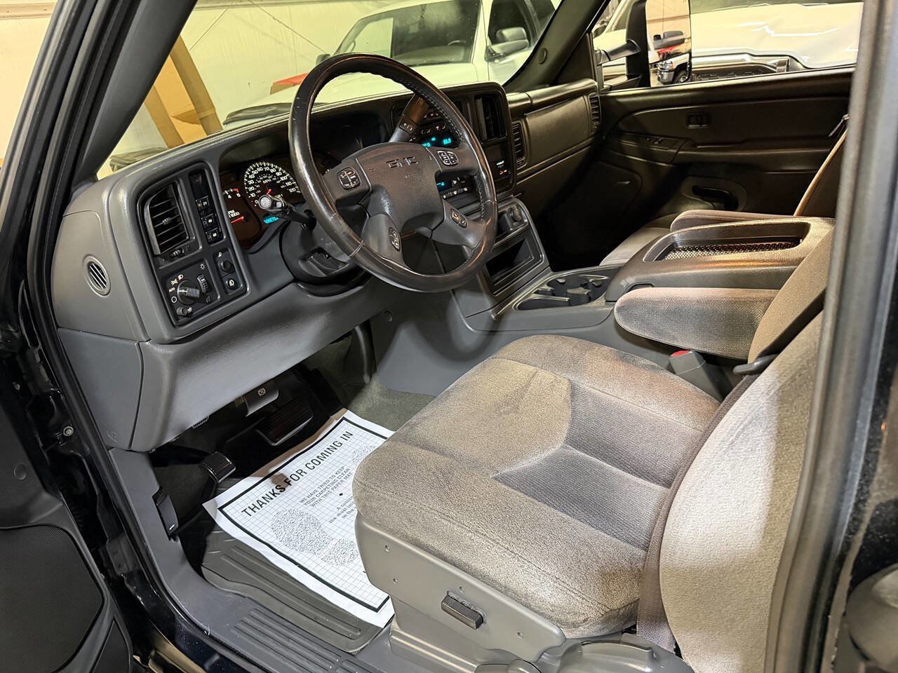Used 2007 GMC Sierra 2500 SLE w/ Heavy-Duty Power Package AWD/4WD image 3