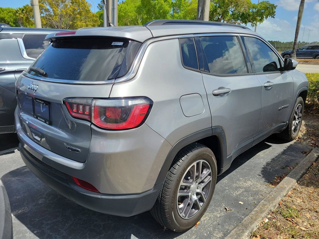 Used 2018 Jeep Compass Latitude image 4