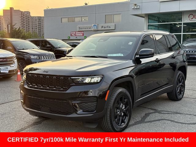 Used 2025 Jeep Grand Cherokee Altitude AWD/4WD image 6