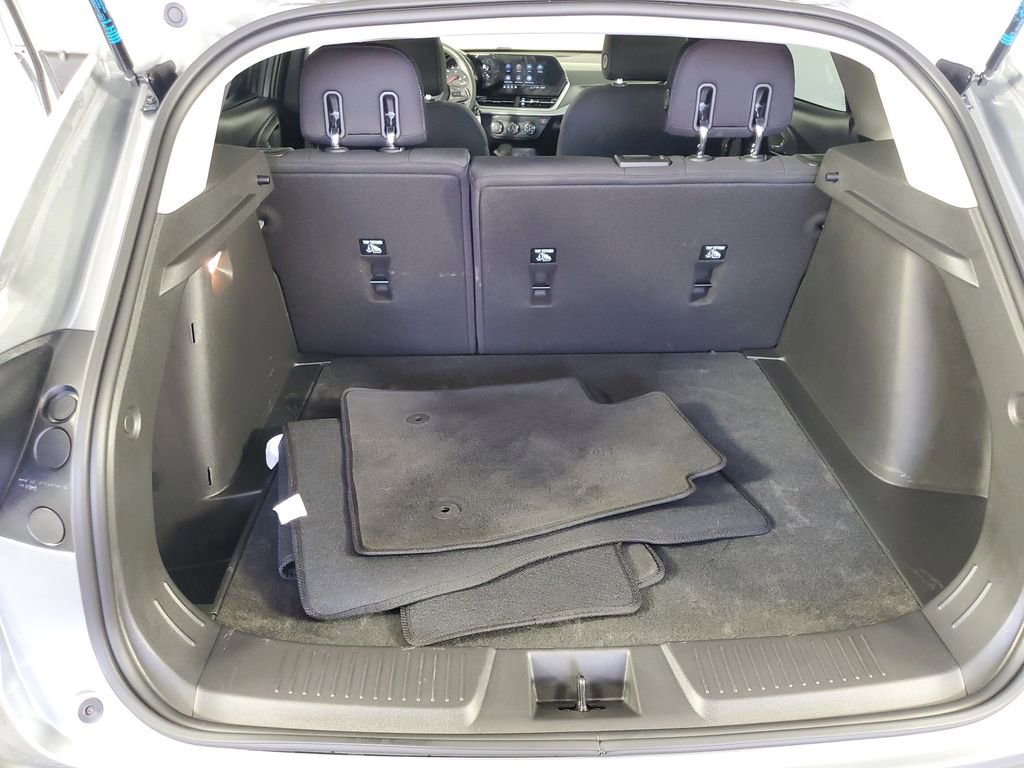 Used 2026 Chevrolet Trax LS w/ LS Convenience Package image 30