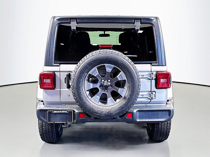 Used 2018 Jeep Wrangler Unlimited Sahara w/ Cold Weather Group image 6