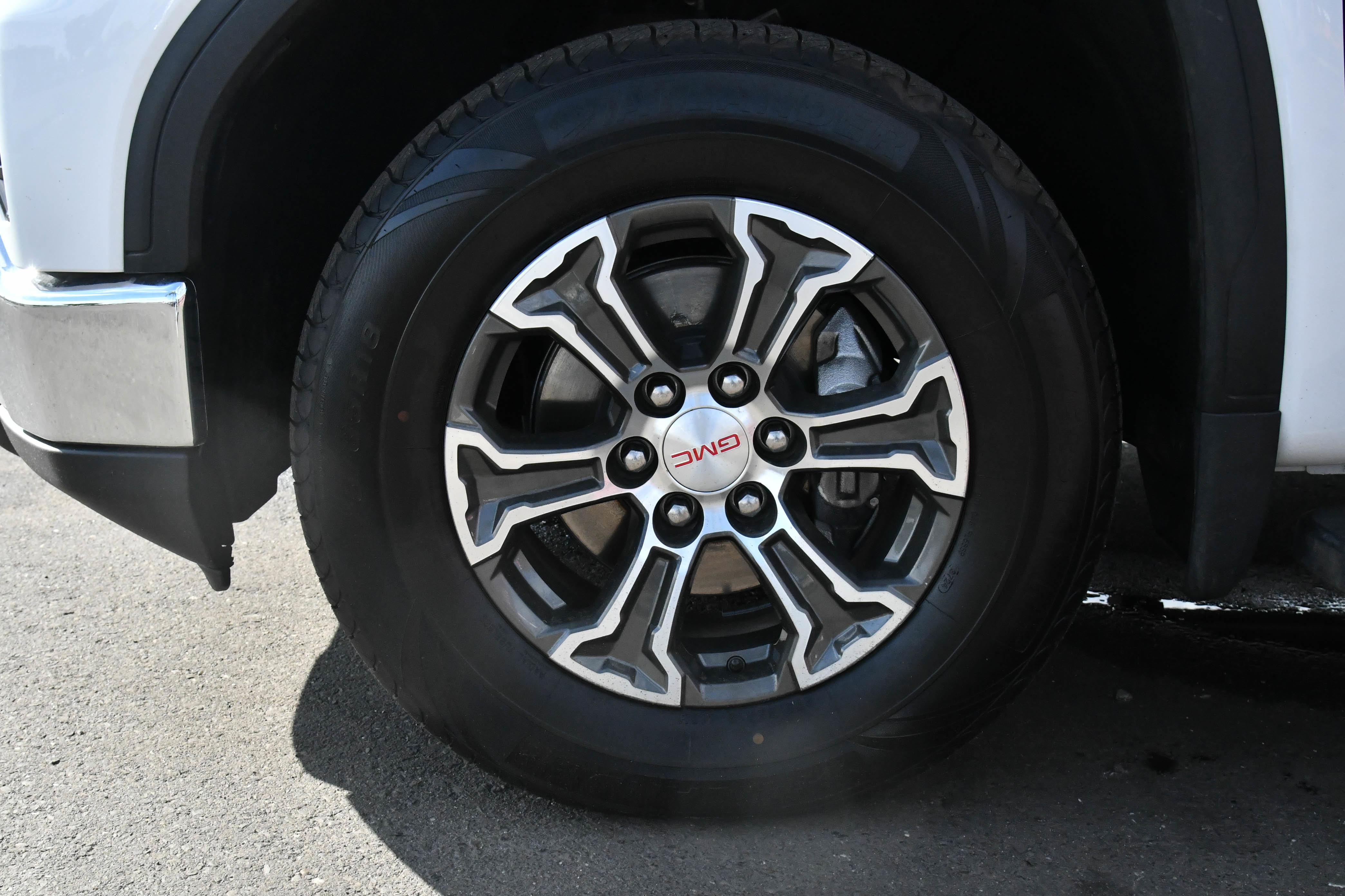 Used 2024 GMC Sierra 1500 SLT image 12