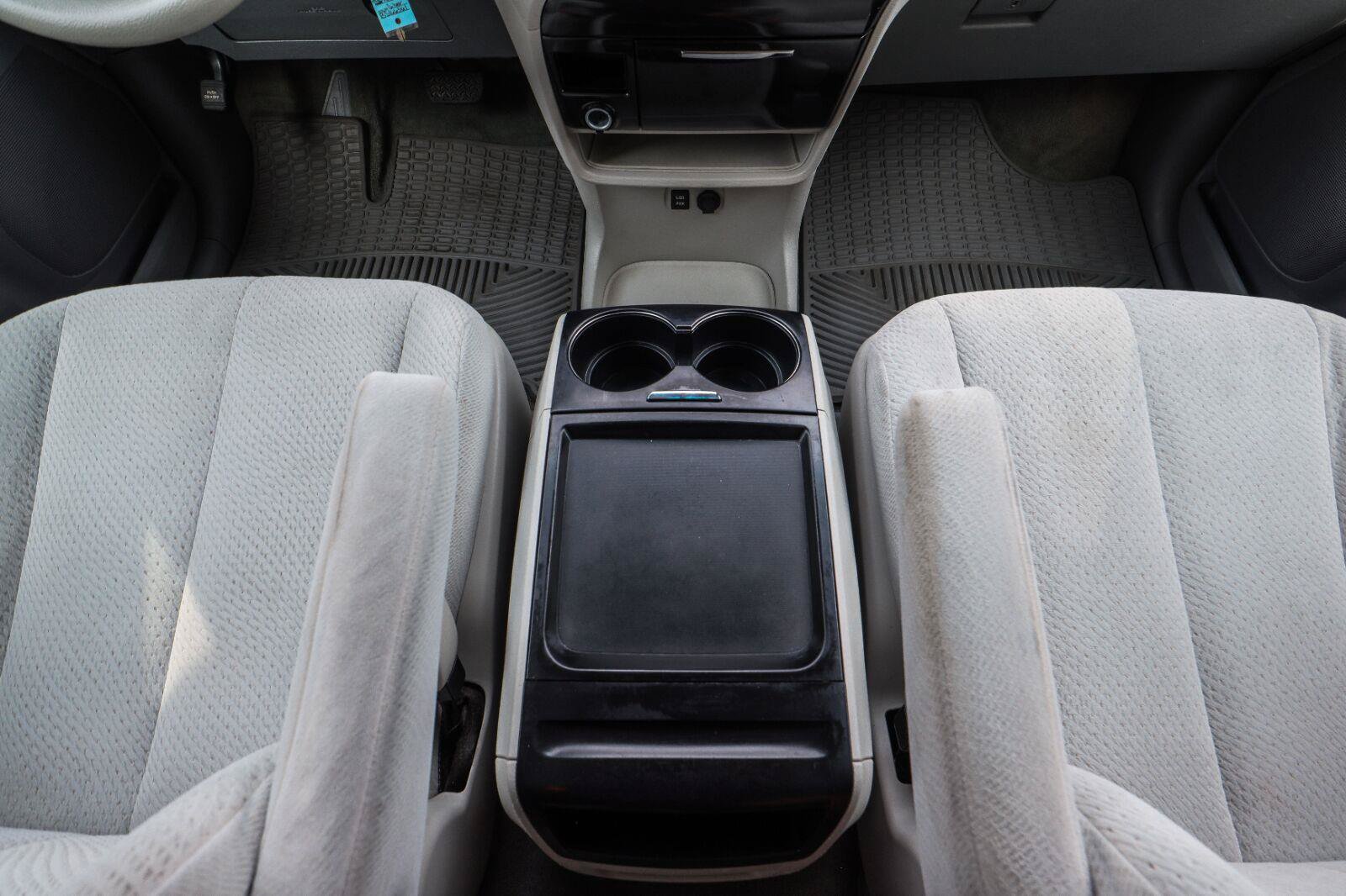 Used 2011 Toyota Sienna LE w/ Towing Pkg FWD image 24