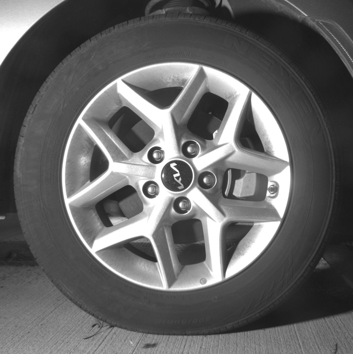 Used 2025 Kia Soul LX w/ LX Technology Package FWD image 13