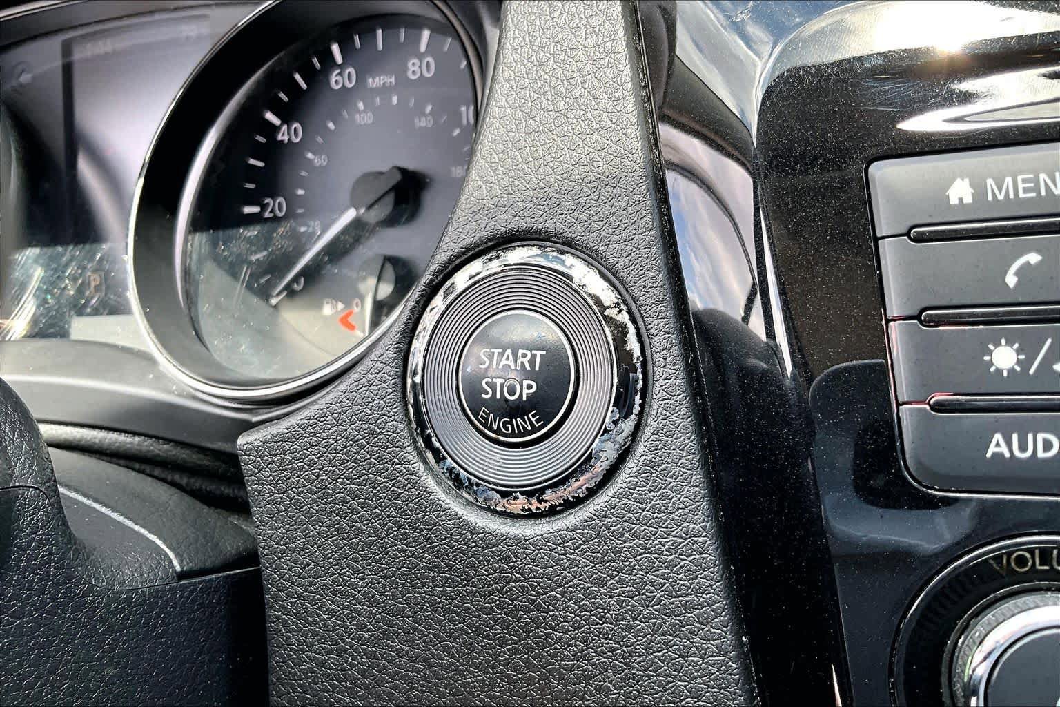 Used 2020 Nissan Rogue Sport SV AWD/4WD image 34