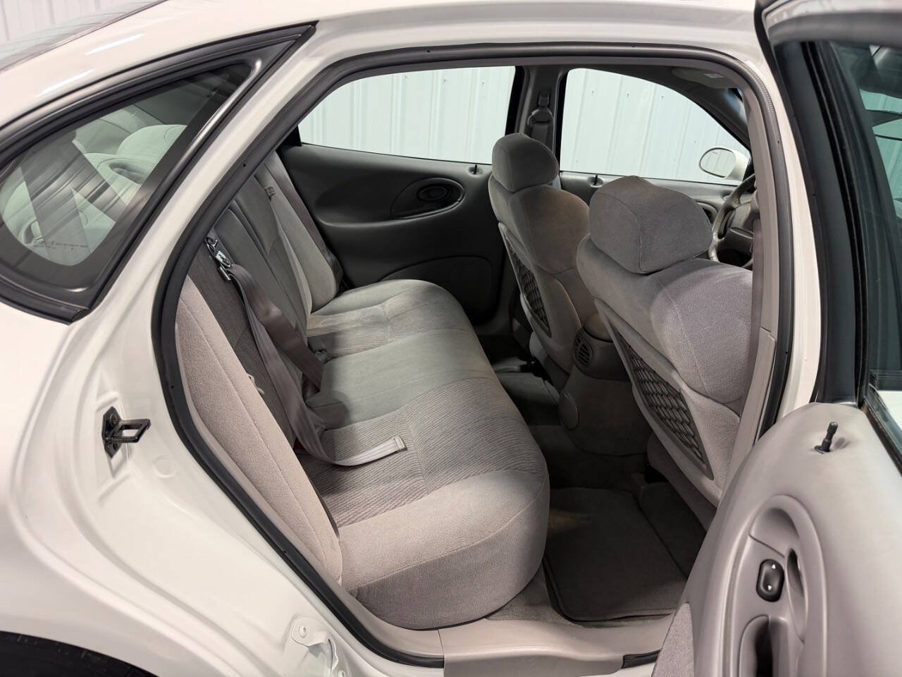 Used 1997 Ford Taurus SHO FWD image 14