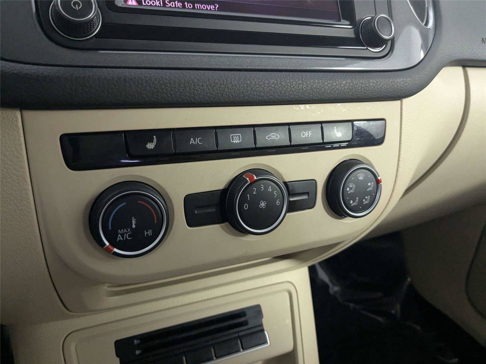 Used 2017 Volkswagen Tiguan S image 18