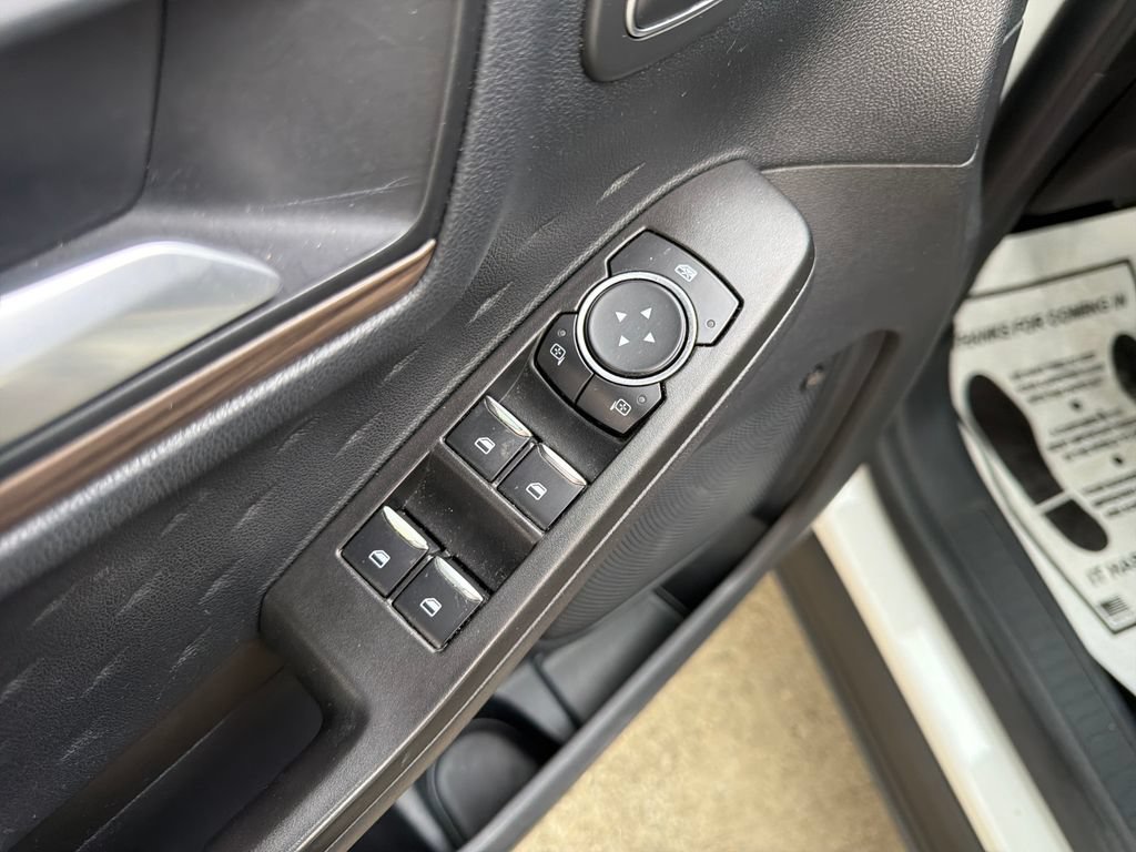Used 2020 Ford Escape Titanium FWD image 18