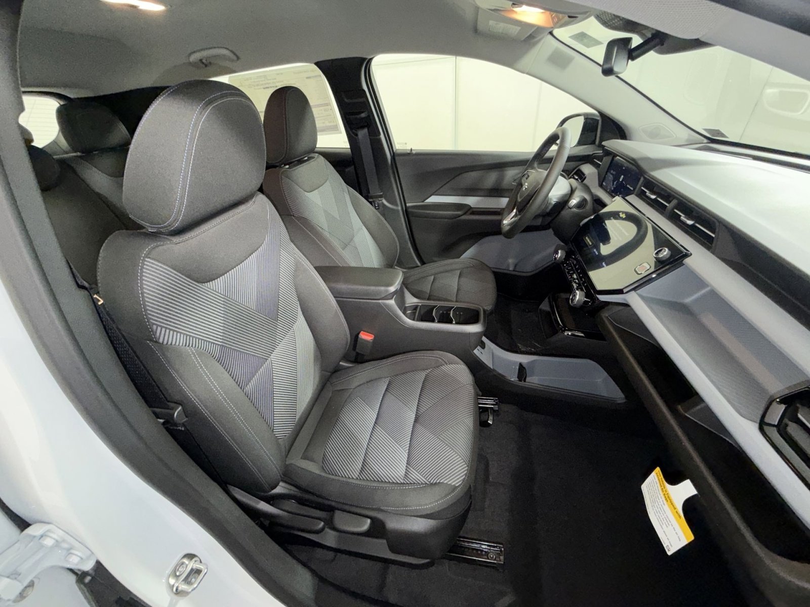 New 2027 Chevrolet Bolt LT w/ Comfort Package image 26