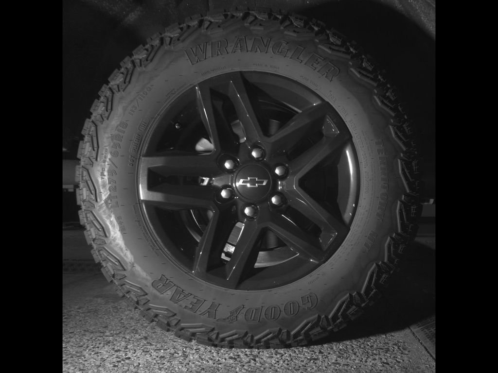 Used 2024 Chevrolet Silverado 1500 Custom Trail Boss w/ LPO, Dark Essentials Package AWD/4WD image 12