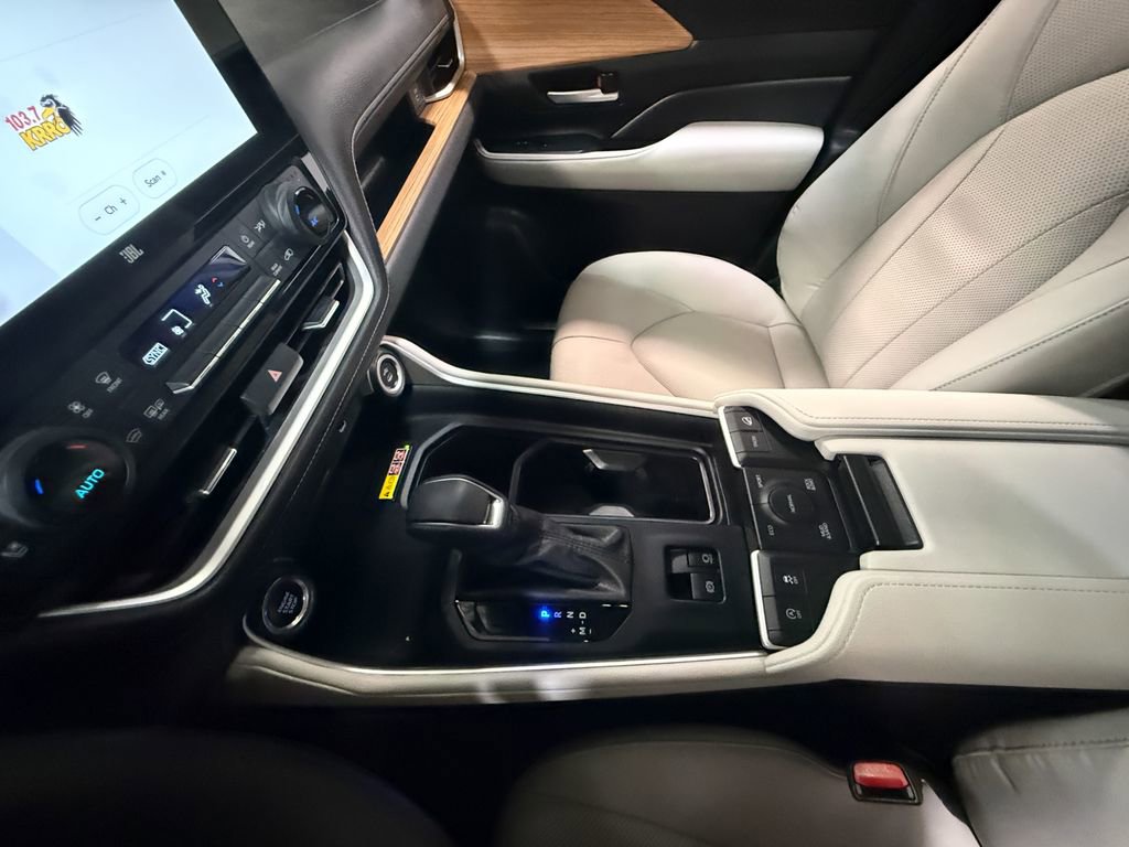 Used 2024 Toyota Grand Highlander AWD image 81