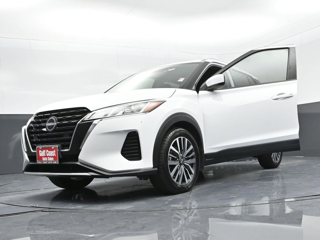 Used 2022 Nissan Kicks SV image 31