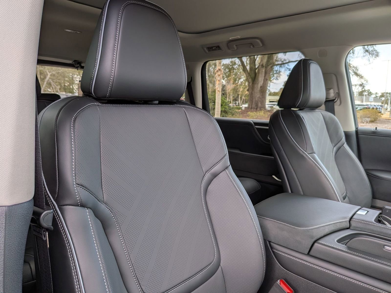 New 2026 INFINITI QX80 Luxe w/ Cargo Package image 38