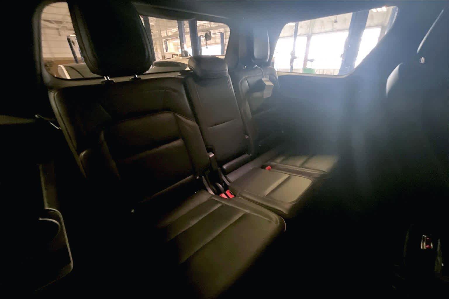 Used 2025 Lincoln Navigator Black Label AWD/4WD image 17