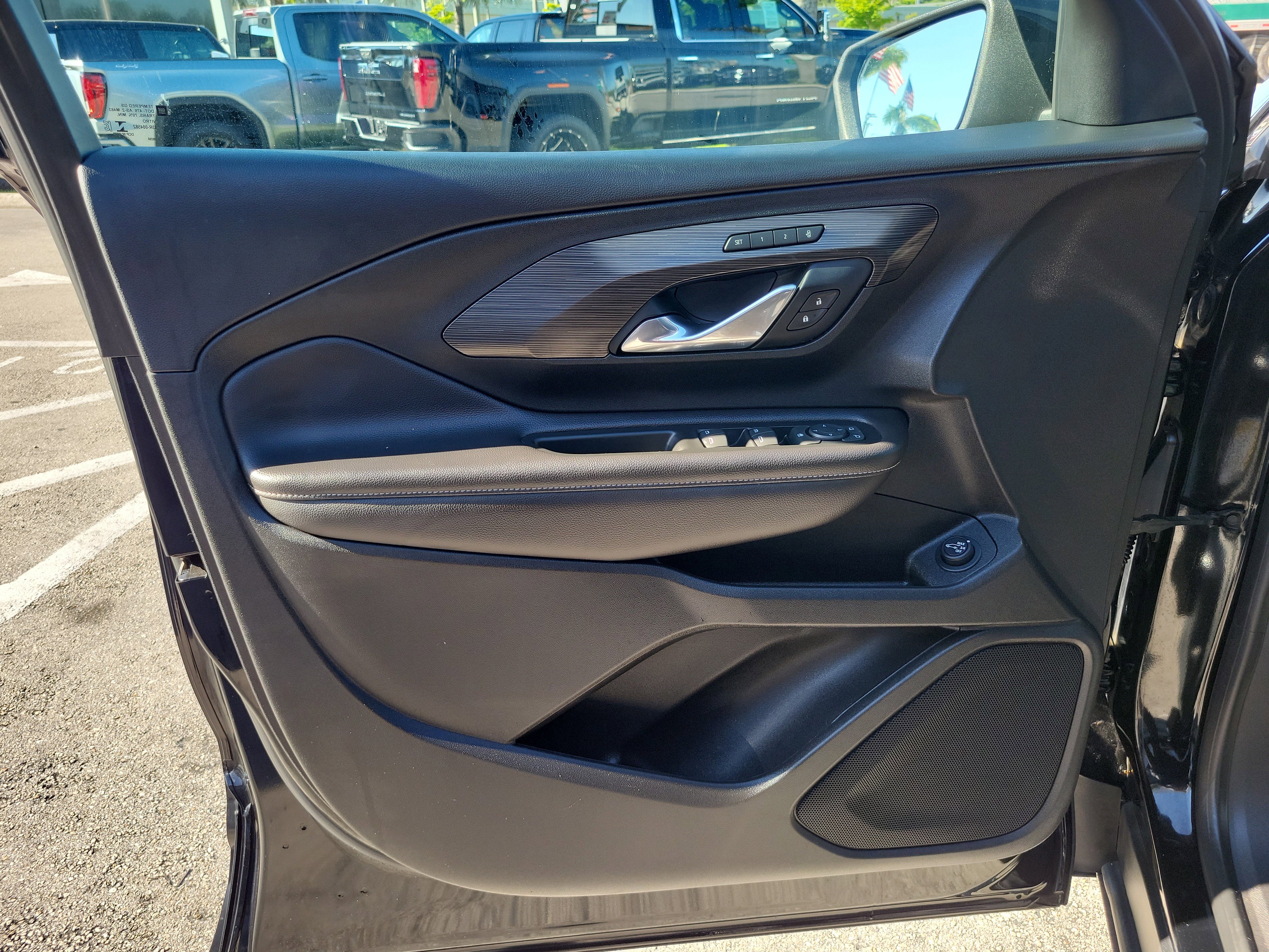 Used 2022 GMC Terrain SLT FWD image 24