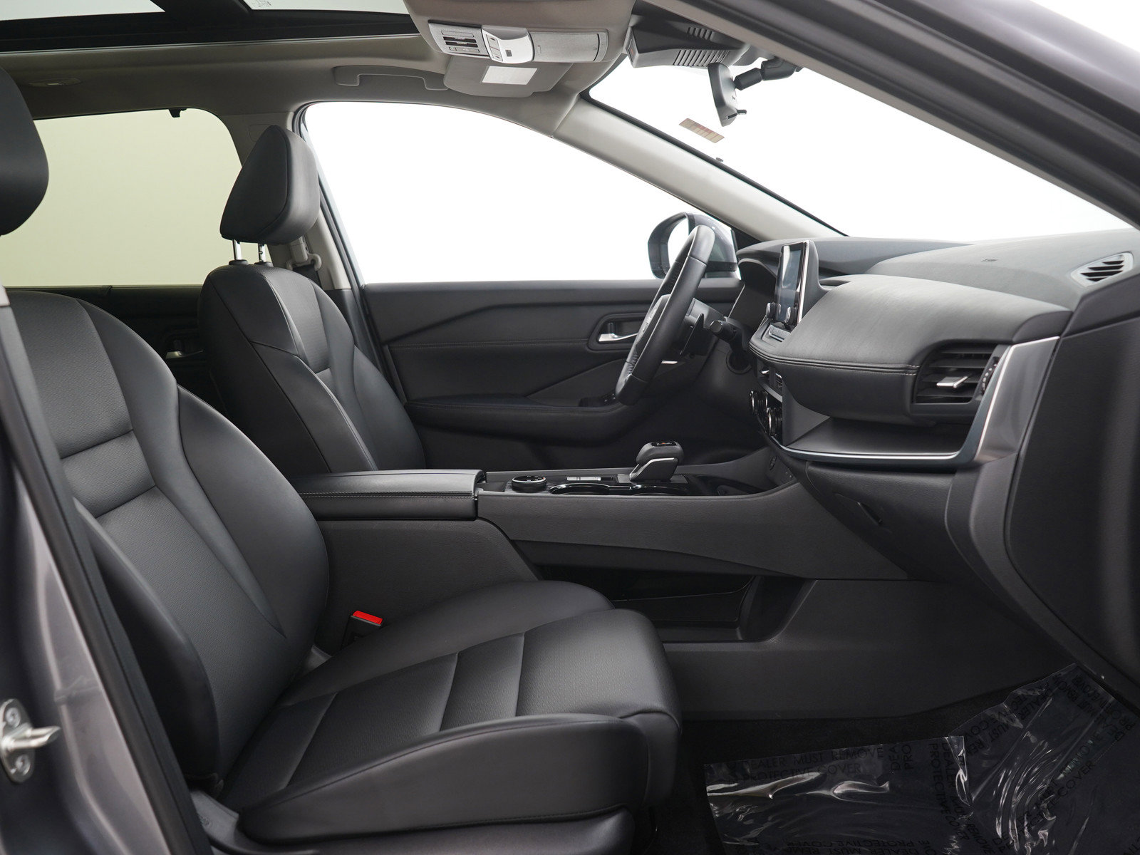 Used 2024 Nissan Rogue SV w/ SV Premium Package image 13