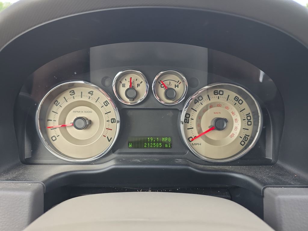 Used 2010 Ford Edge SEL FWD image 21