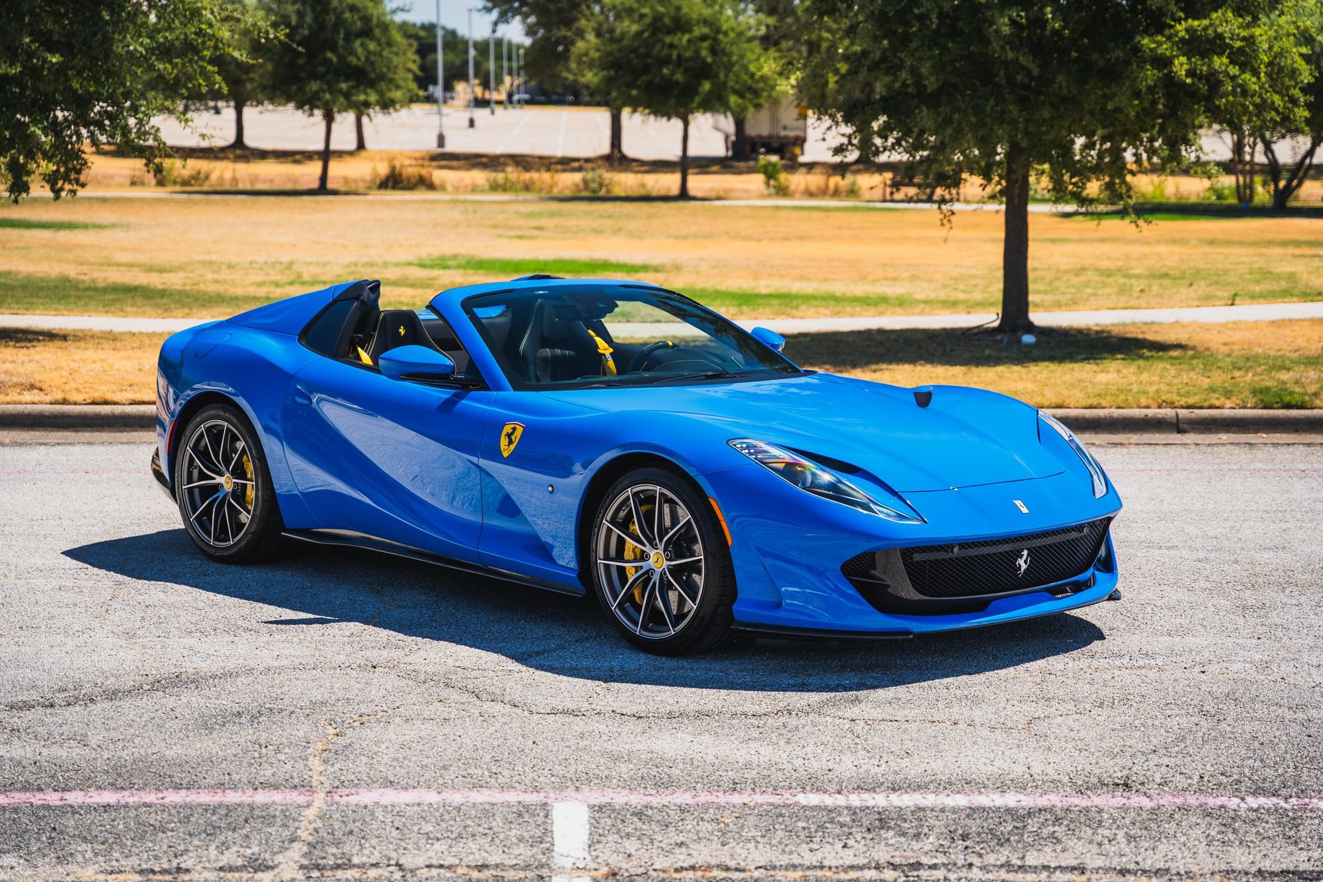 Used 2022 Ferrari 812 GTS RWD image 9