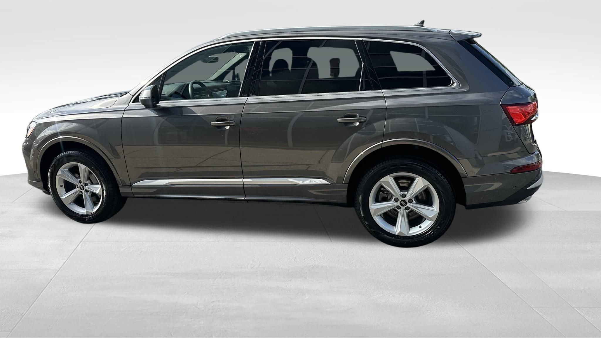 Used 2025 Audi Q7 2.0T Premium w/ Convenience Package image 5