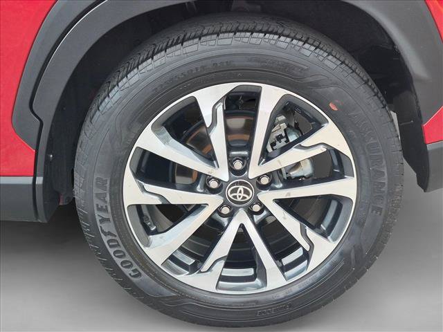Used 2024 Toyota Corolla Cross XLE FWD image 21