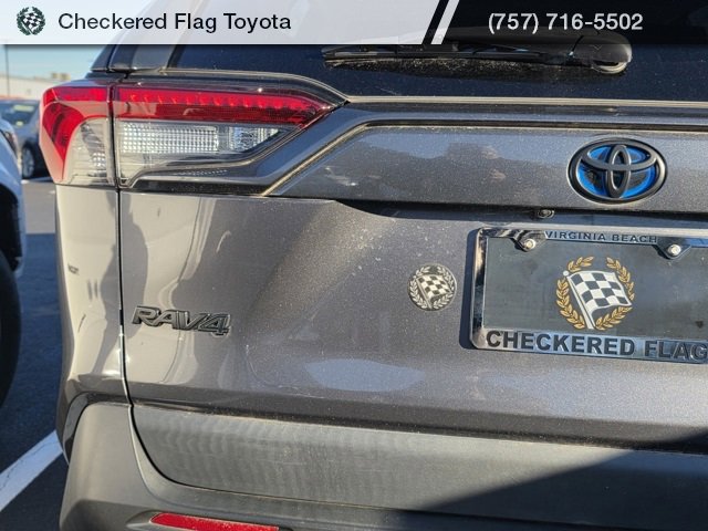 Used 2022 Toyota RAV4 XLE image 7