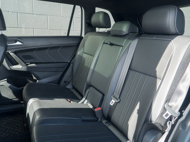 Certified 2024 Volkswagen Tiguan SE R-Line image 18