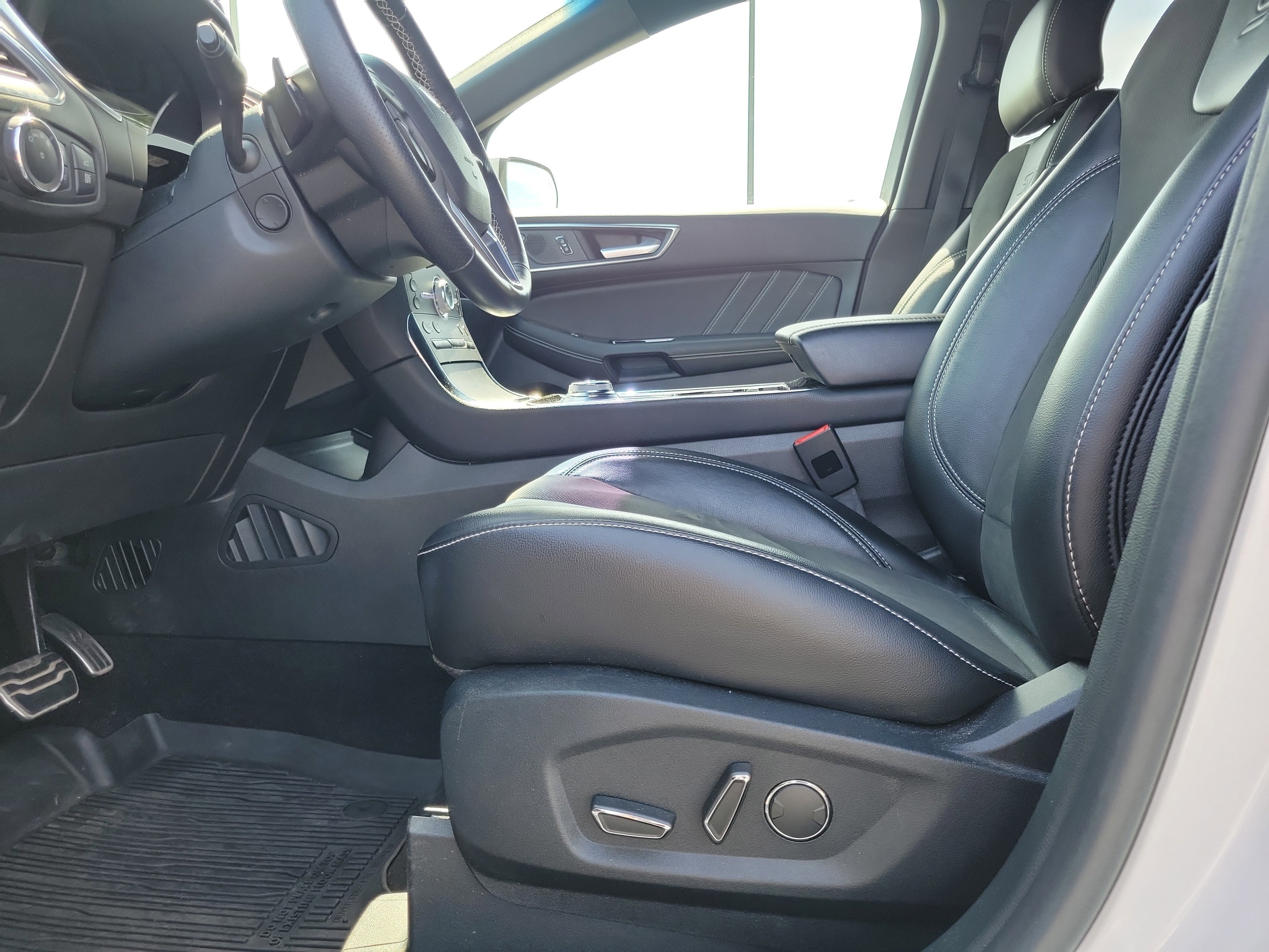 Used 2019 Ford Edge ST w/ Equipment Group 401A AWD/4WD image 16