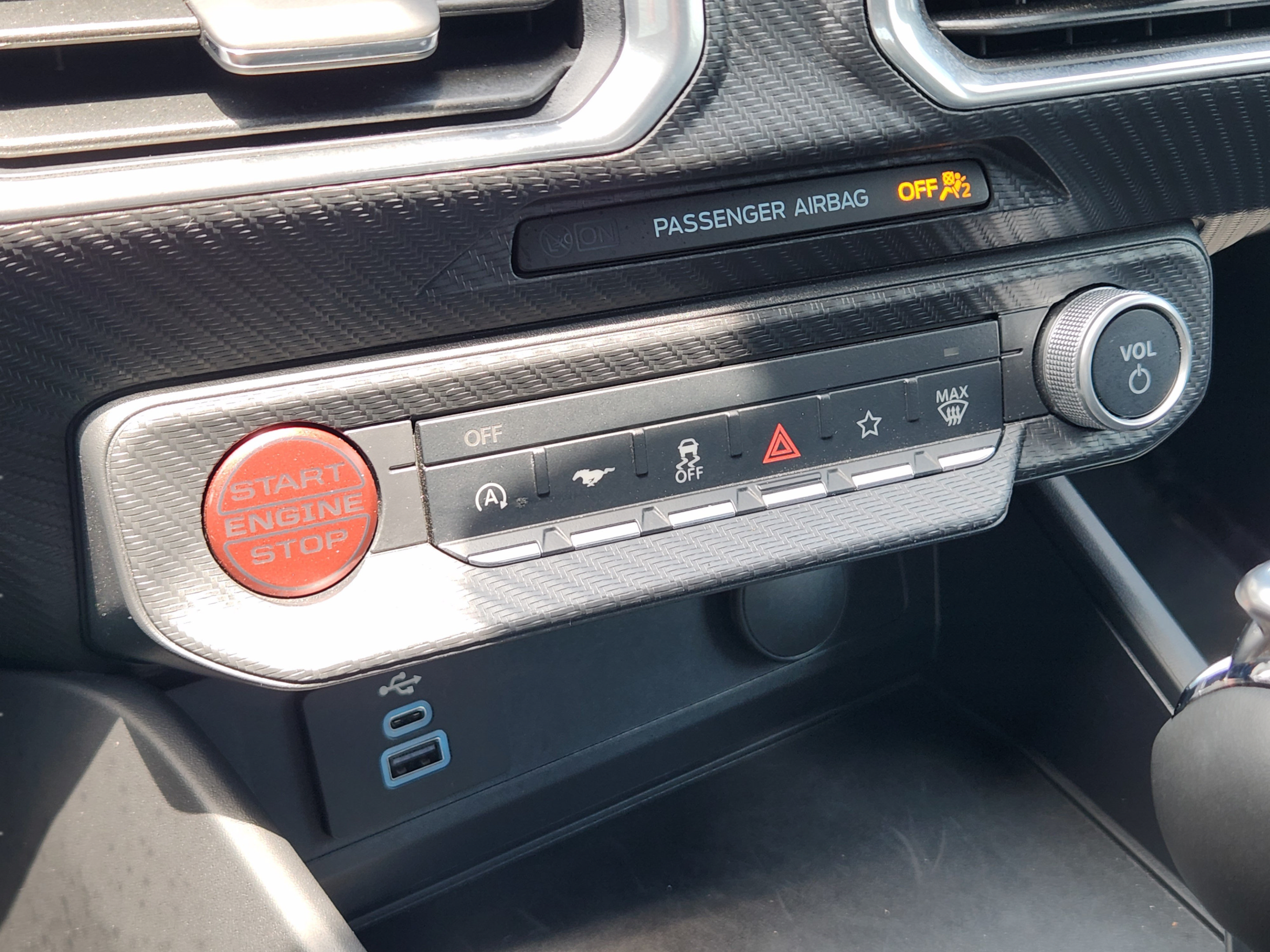 Used 2025 Ford Mustang GT Premium RWD image 16