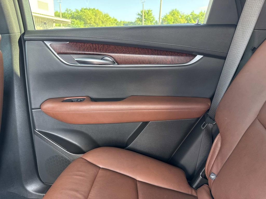 Used 2020 Cadillac XT5 Premium Luxury image 15