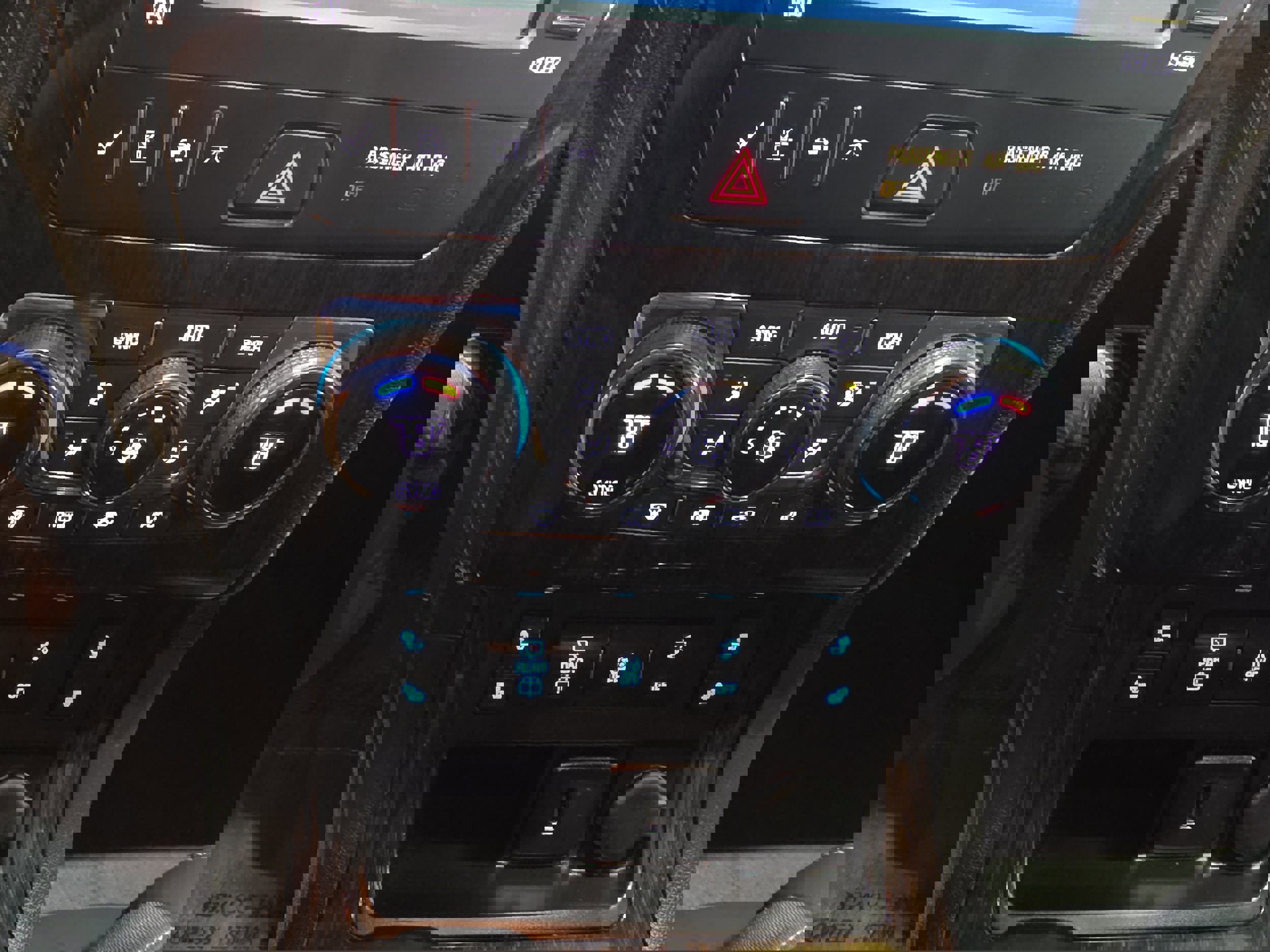 Used 2017 Chevrolet Traverse LT image 18