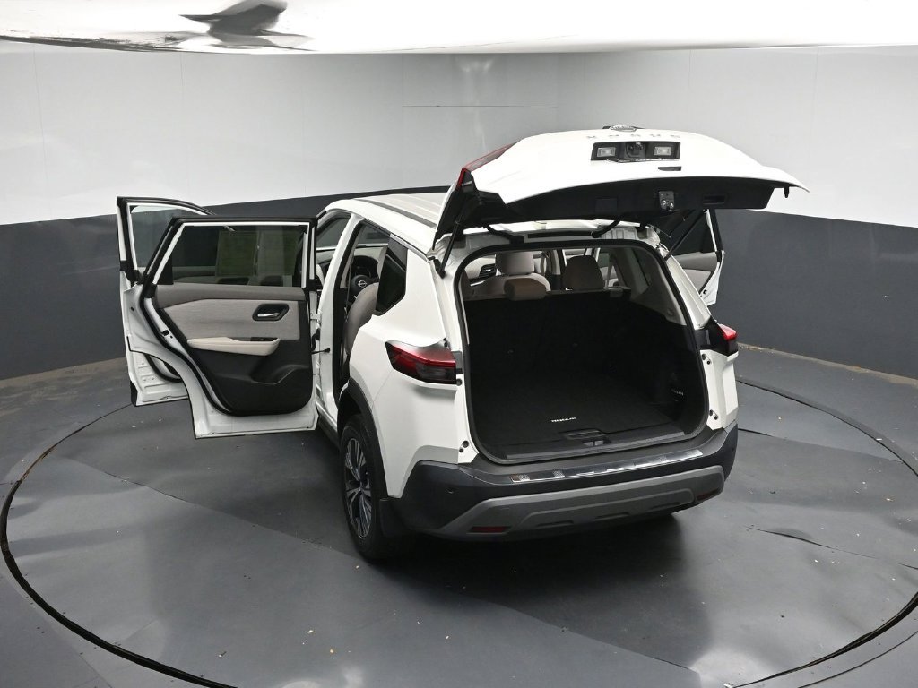 Used 2023 Nissan Rogue SV FWD image 40