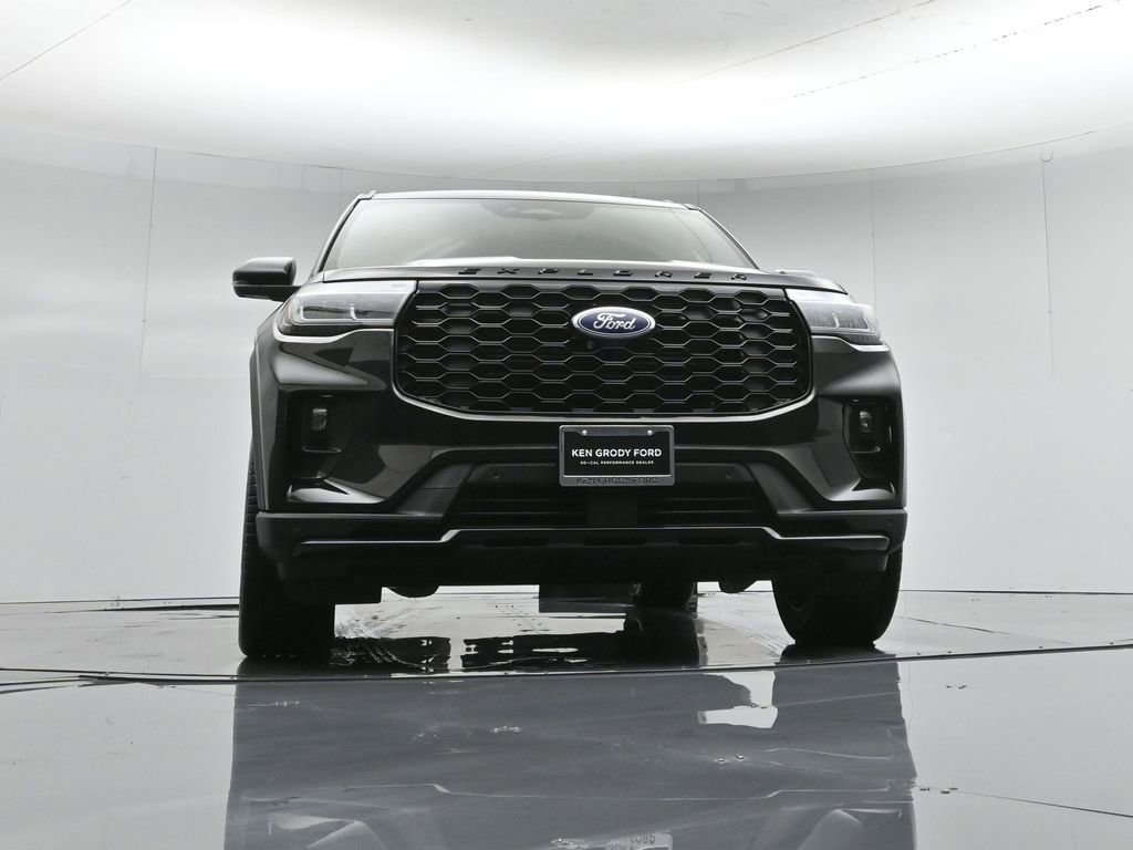 Used 2025 Ford Explorer ST-Line w/ ST-Line Street Pack image 48