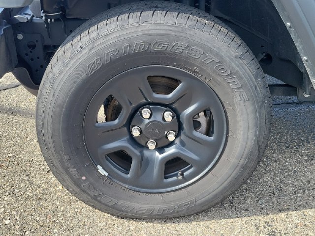 Certified 2025 Jeep Gladiator Sport AWD/4WD image 8