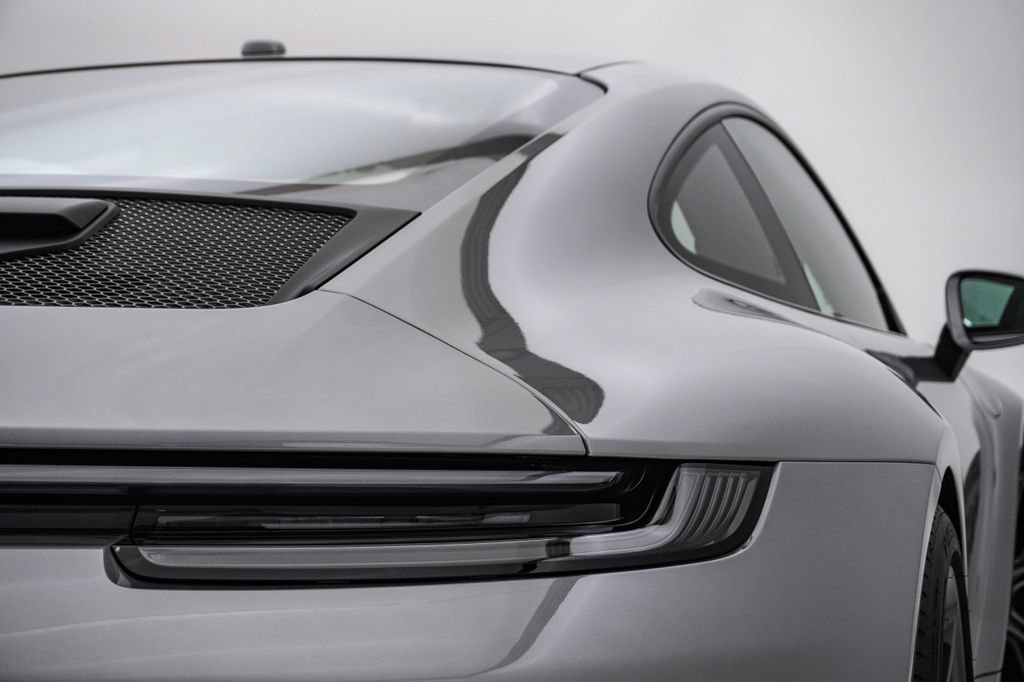 Certified 2024 Porsche 911 GT3 RWD image 12