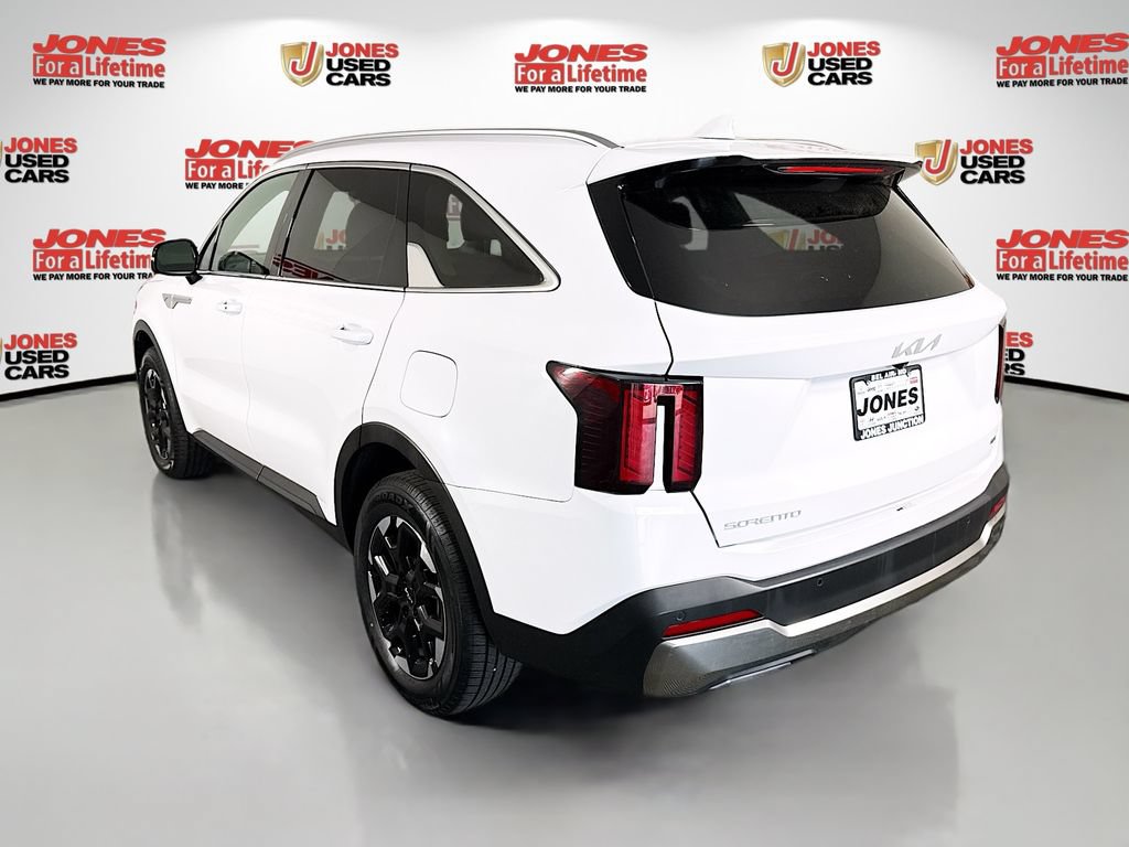 Certified 2024 Kia Sorento S AWD/4WD image 2