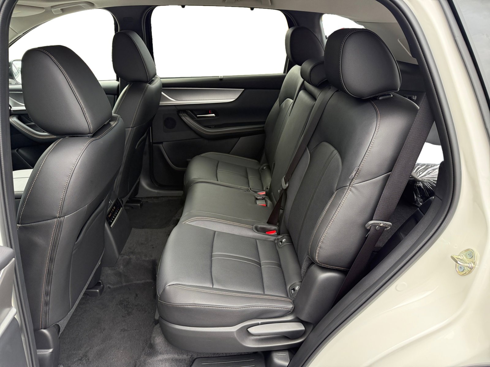 New 2025 MAZDA CX-70 Plug-In Hybrid w/ Premium Pkg image 16