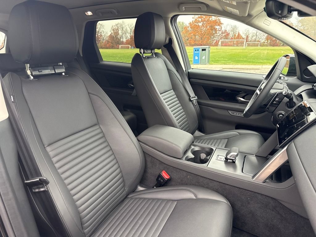 New 2025 Land Rover Discovery Sport S image 16