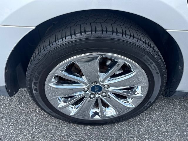 Used 2012 Ford Taurus Limited FWD image 11