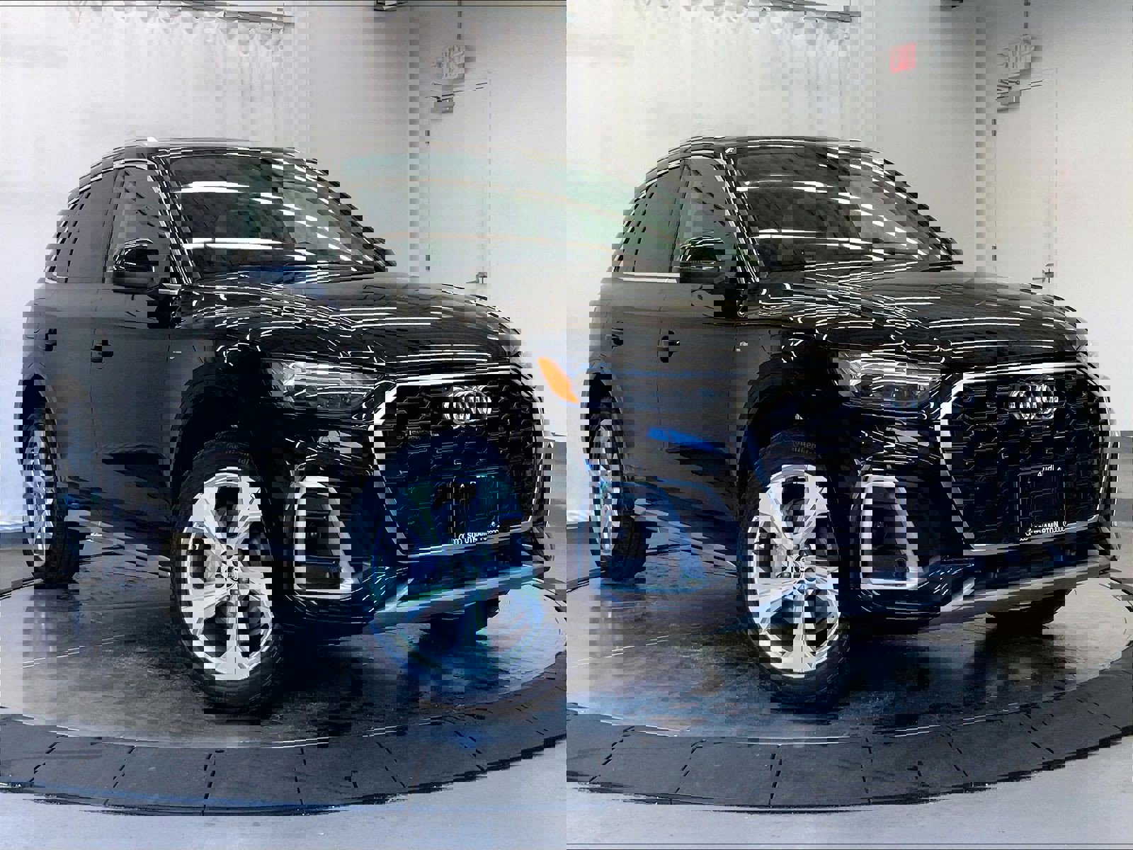 Certified 2023 Audi Q5 2.0T Prestige w/ Prestige Package AWD/4WD image 1