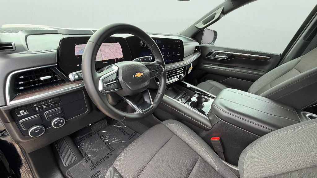 Certified 2025 Chevrolet Suburban LS RWD image 18
