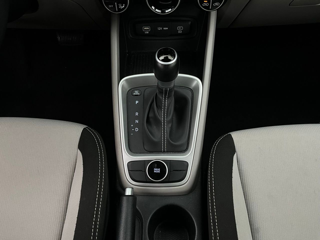 Used 2025 Hyundai Venue SEL image 14