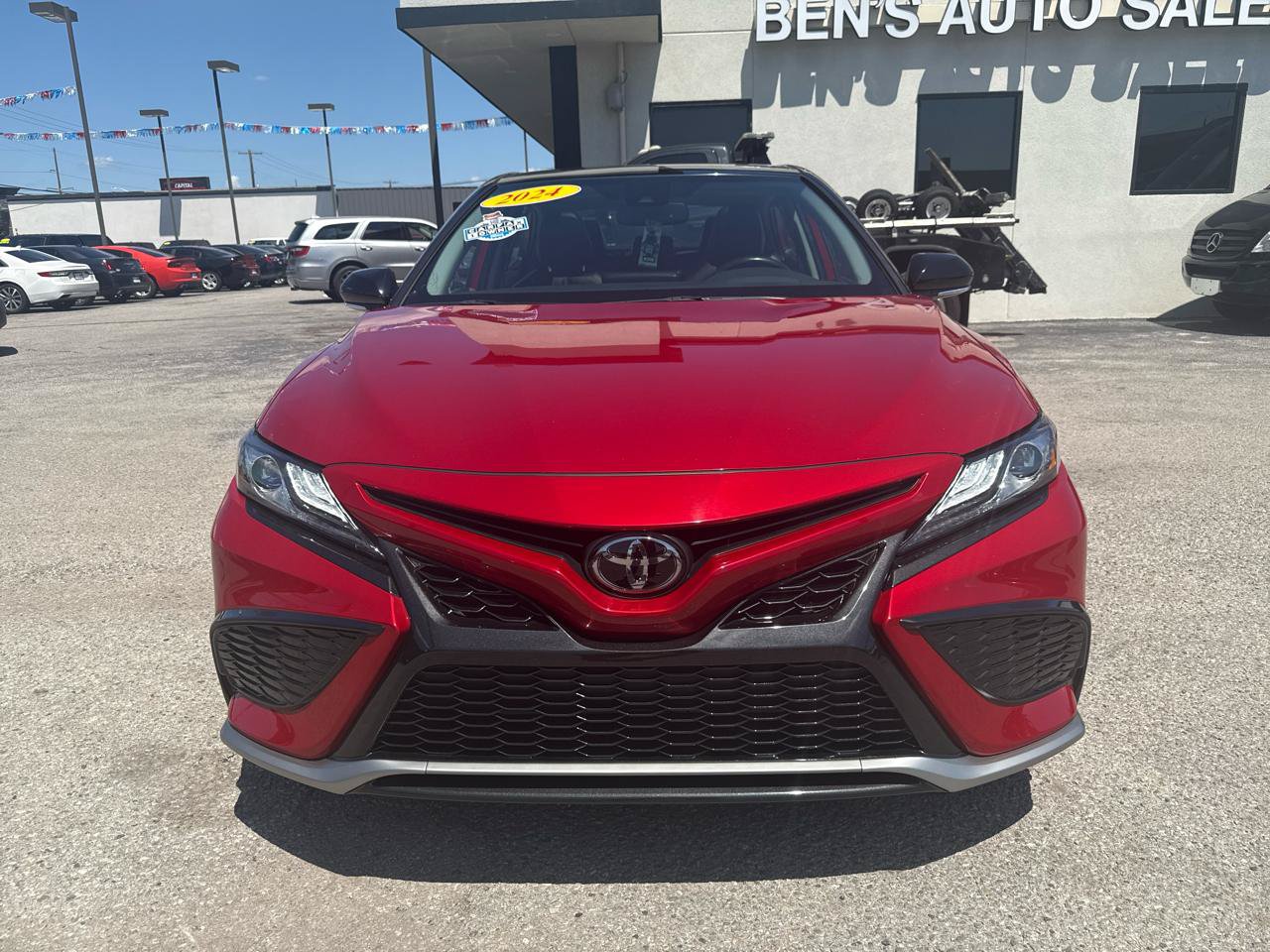 Used 2024 Toyota Camry XSE FWD image 3