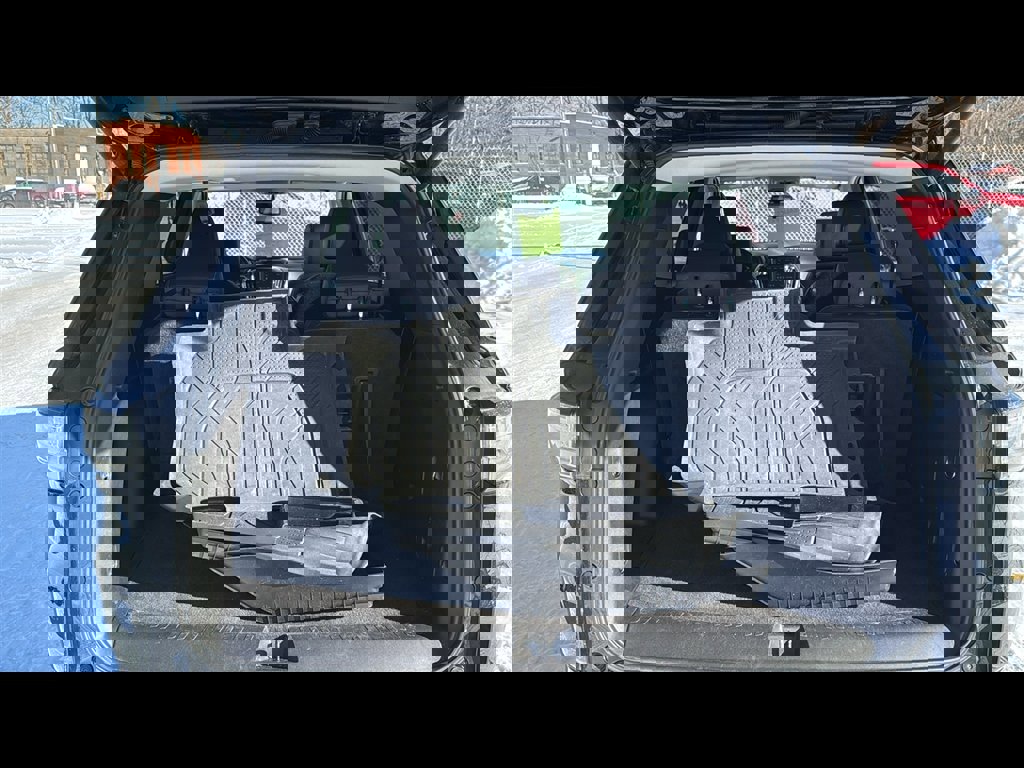 Used 2021 Chevrolet Traverse Premier w/ Redline Edition AWD/4WD image 26