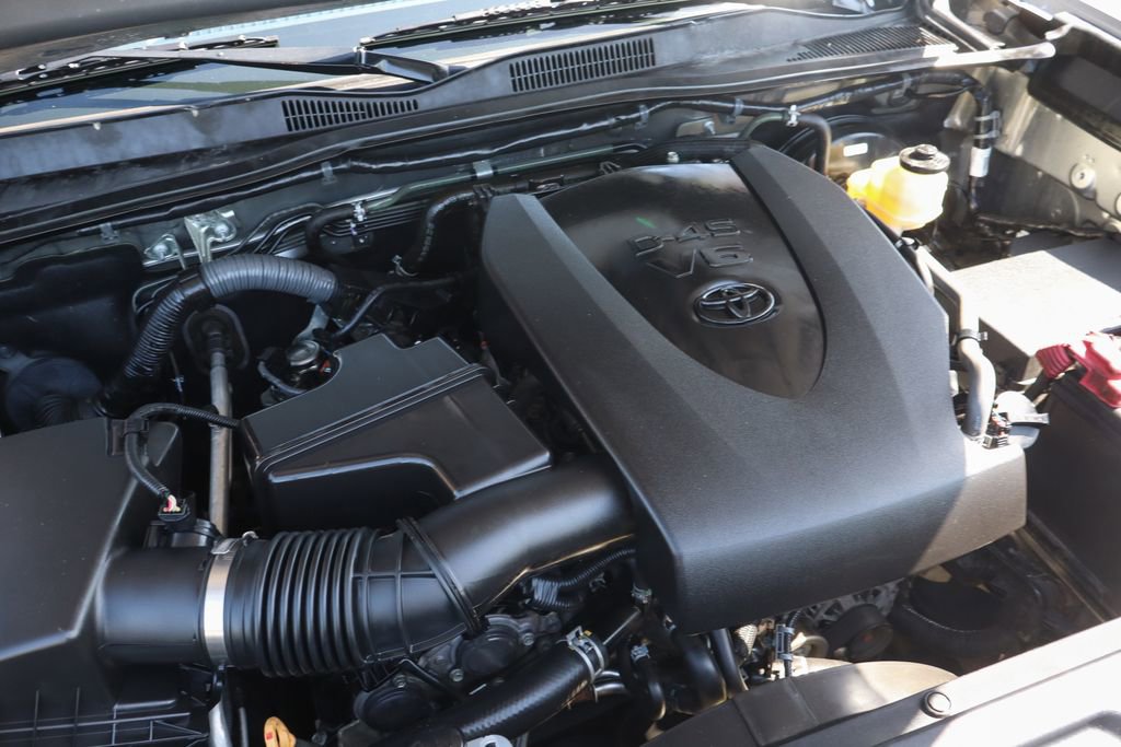 Used 2017 Toyota Tacoma TRD Off-Road RWD image 12