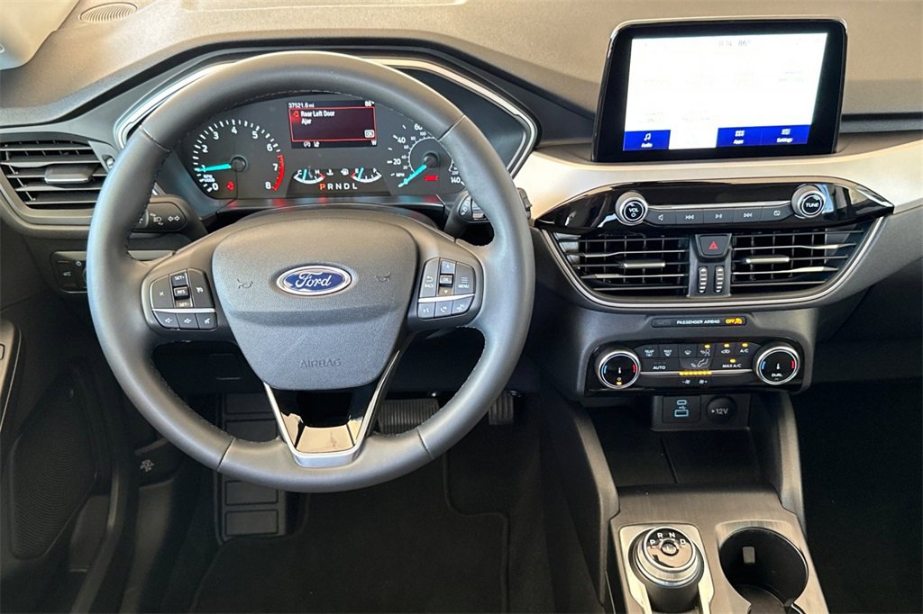 Used 2022 Ford Escape SE w/ SE Sport Appearance Package image 17