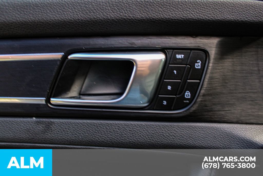 Used 2023 Porsche Panamera 4 Platinum Edition w/ Sportdesign Package image 39