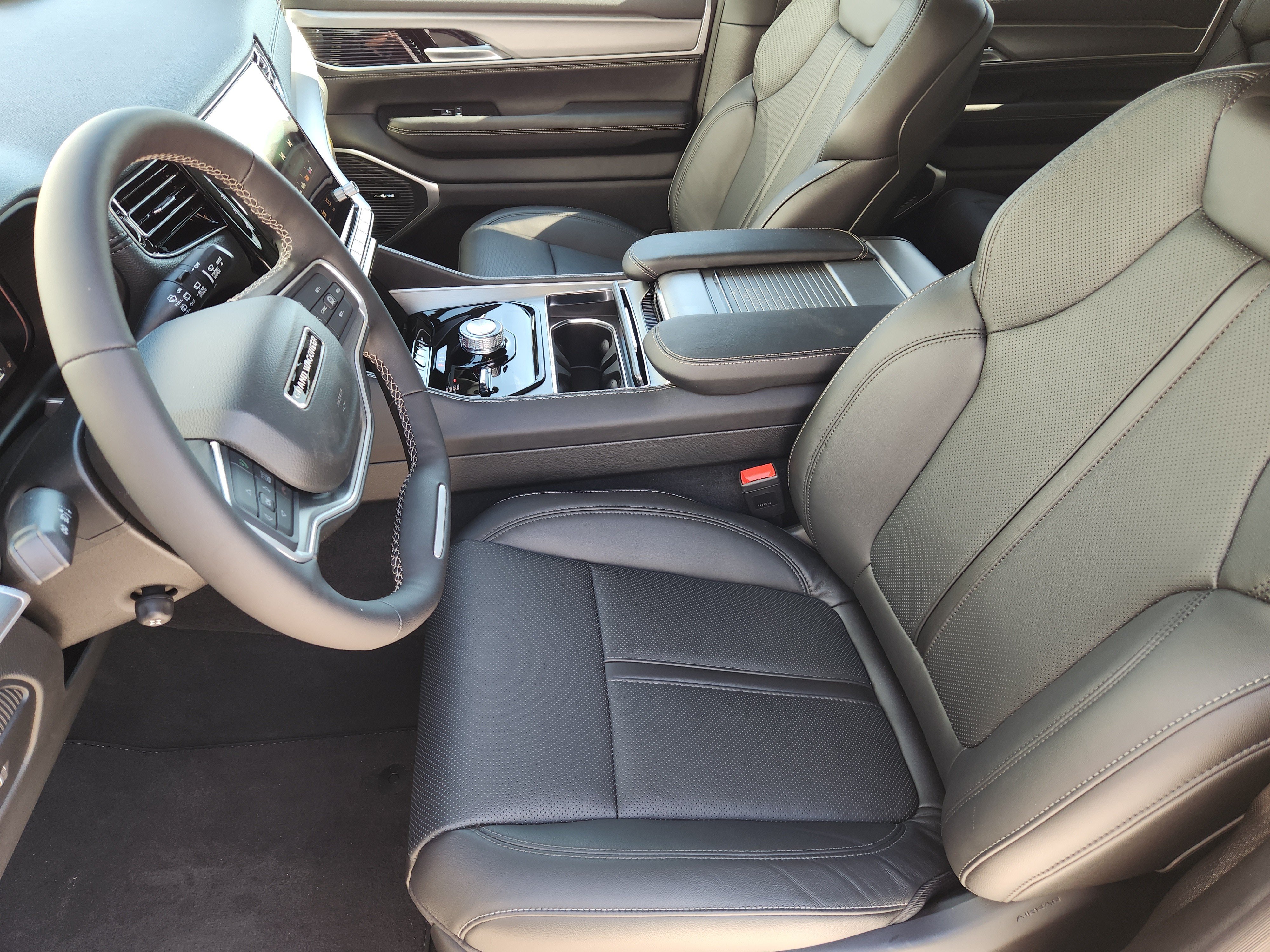 New 2026 Jeep Grand Wagoneer 4WD image 10