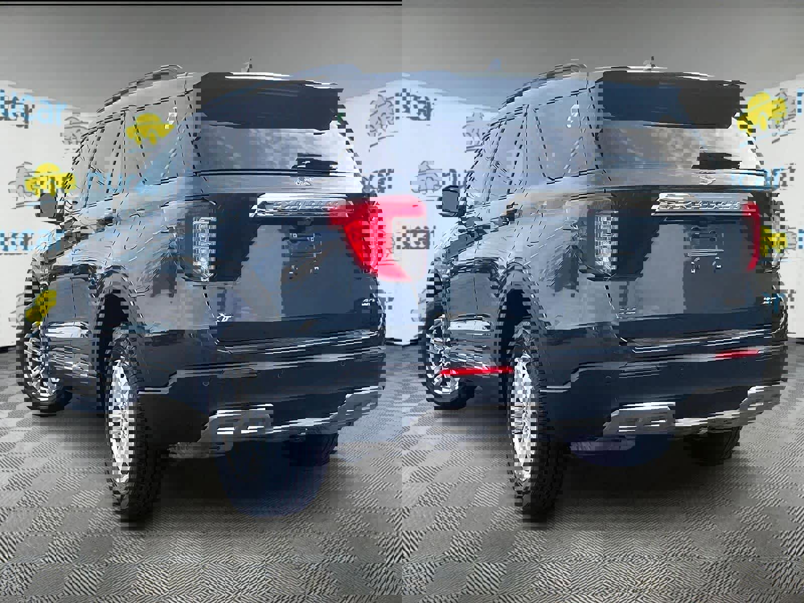 Used 2023 Ford Explorer XLT w/ Equipment Group 202A image 4