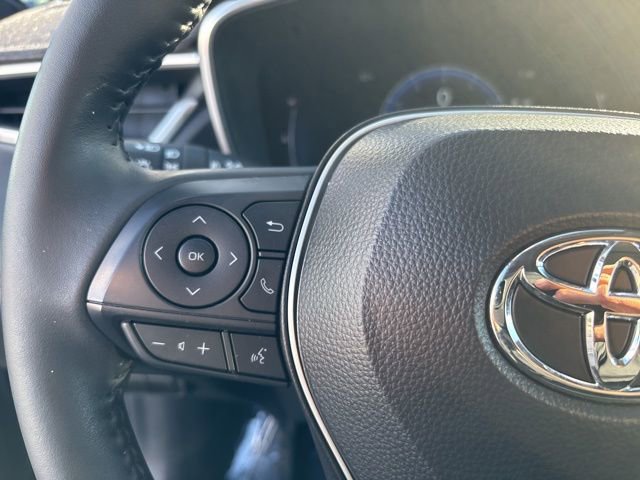 Used 2025 Toyota Corolla Cross XLE image 18