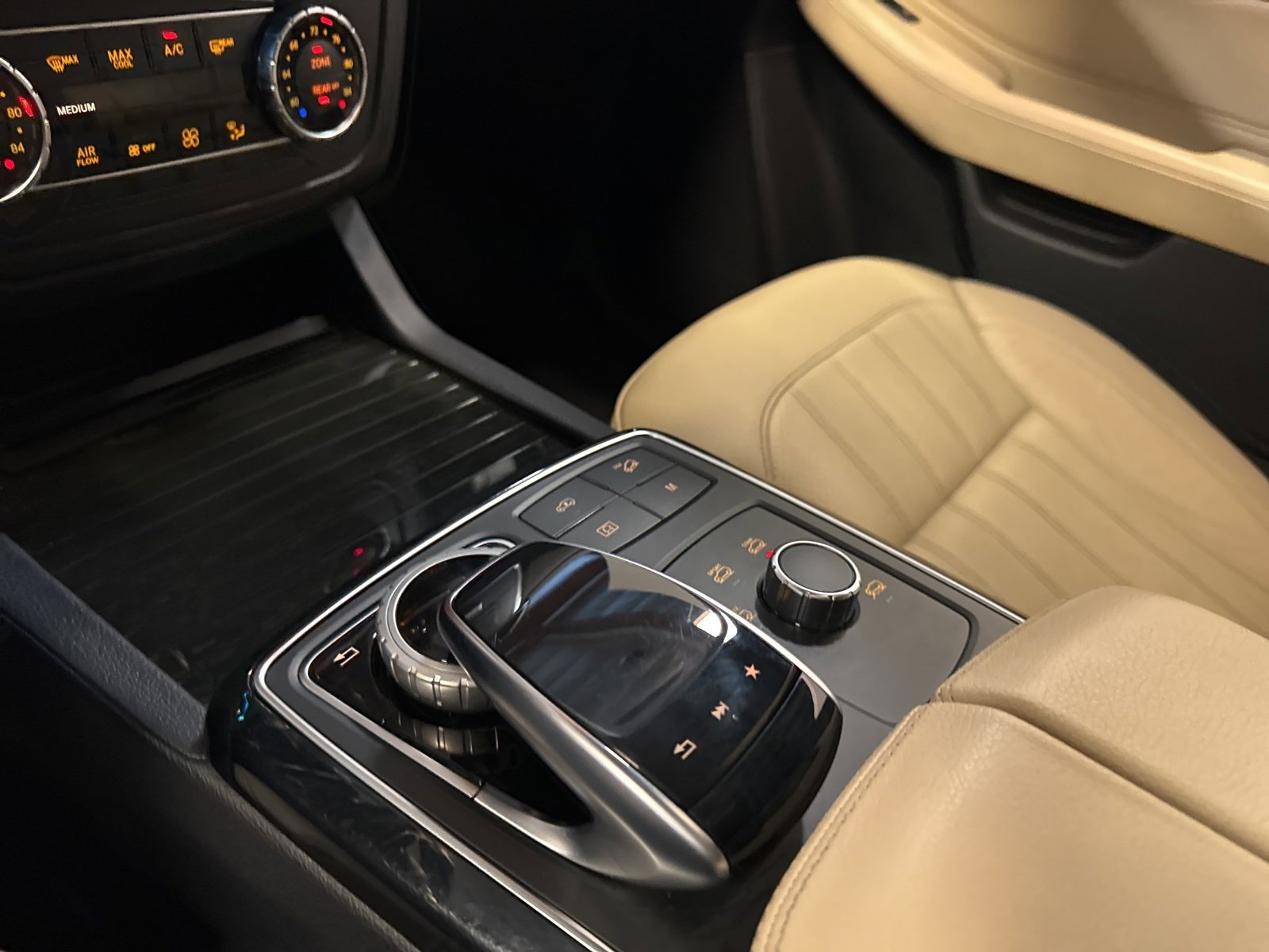 Used 2018 Mercedes-Benz GLS 450 4MATIC image 38